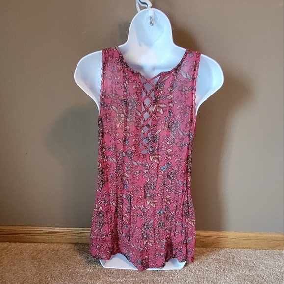 American Eagle Flower Lace Tank Top Size Medium - Picture 2 of 9
